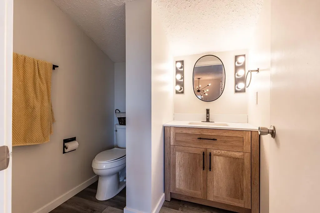 637 5 Street SE Medicine Hat AB T1A0N4