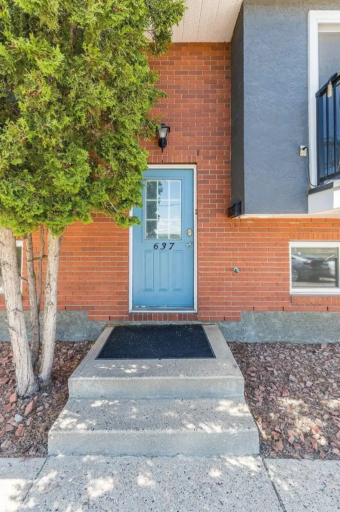 637 5 Street SE Medicine Hat AB T1A0N4