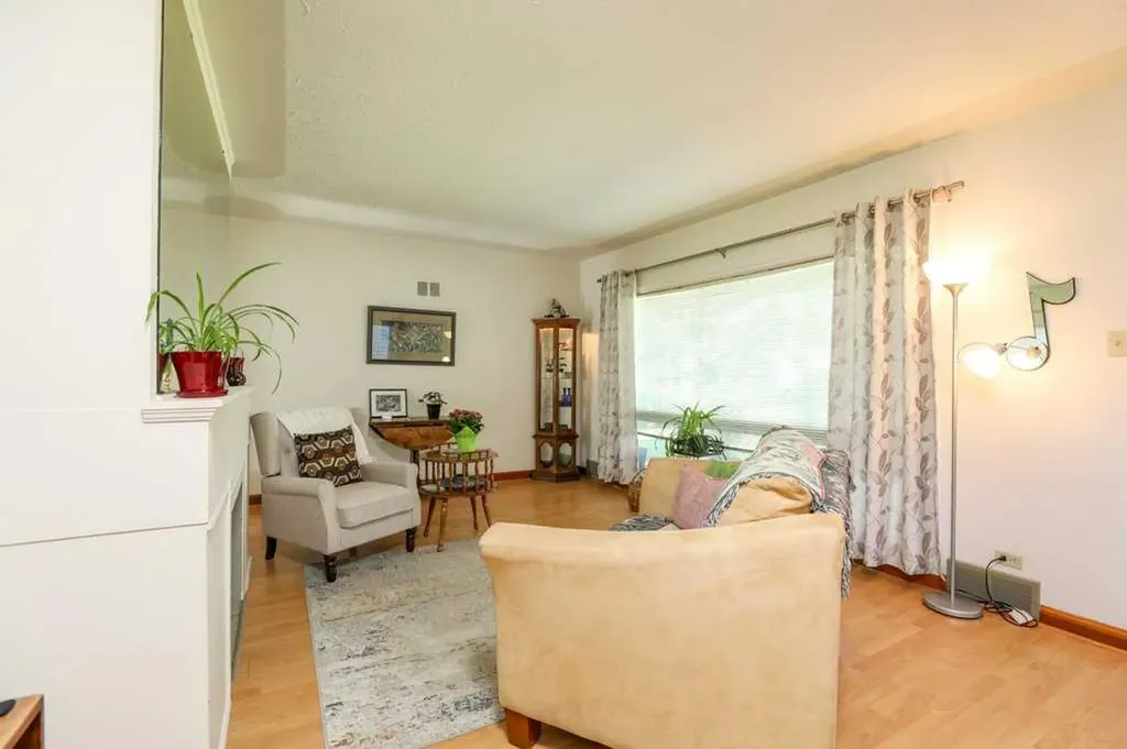1130 12b Street South Lethbridge AB T1K1S2