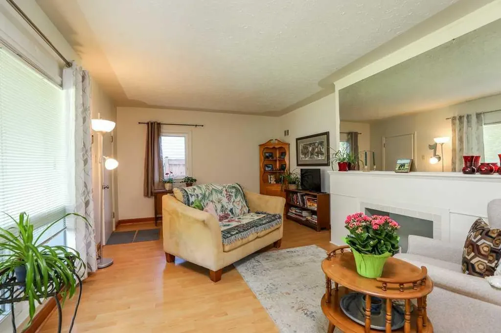 1130 12b Street South Lethbridge AB T1K1S2