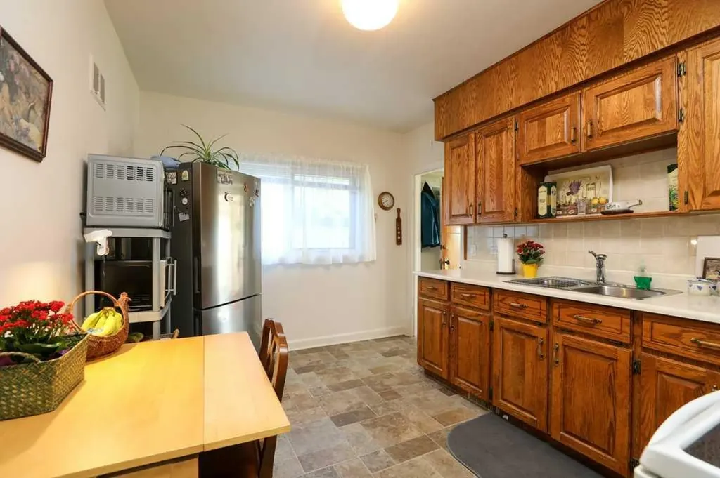1130 12b Street S Lethbridge AB T1K1S2