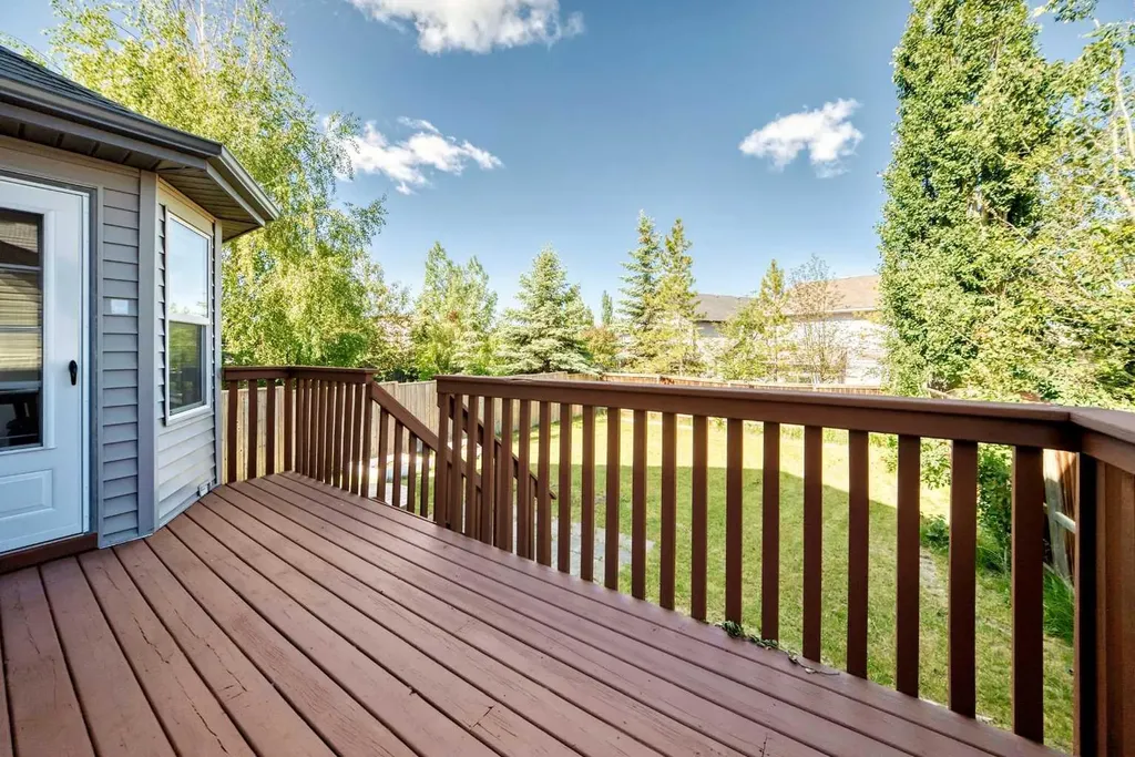 50 Royal Birch Terrace NW Calgary AB T3G 5N7