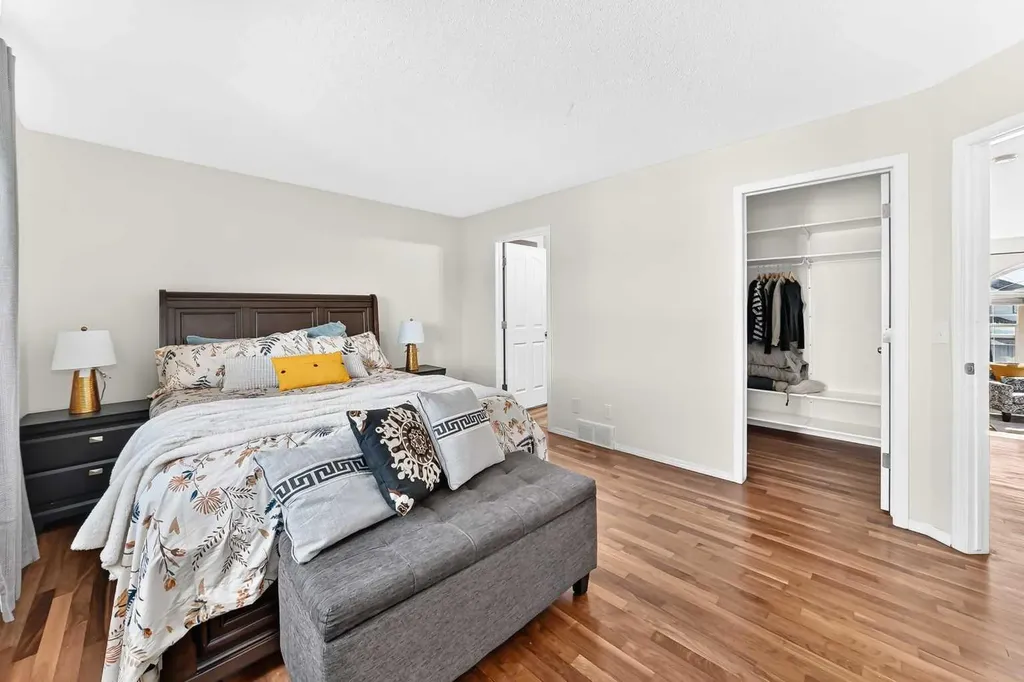 50 Royal Birch Terrace NW Calgary AB T3G 5N7
