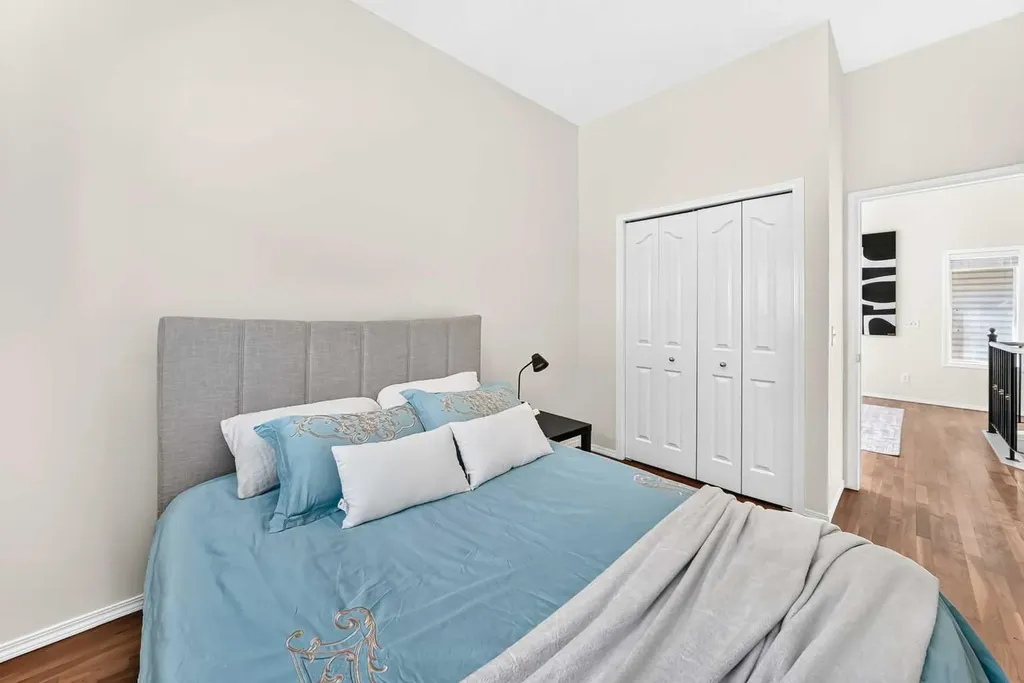 50 Royal Birch Terrace NW Calgary AB T3G 5N7