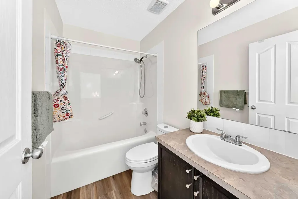 50 Royal Birch Terrace NW Calgary AB T3G 5N7