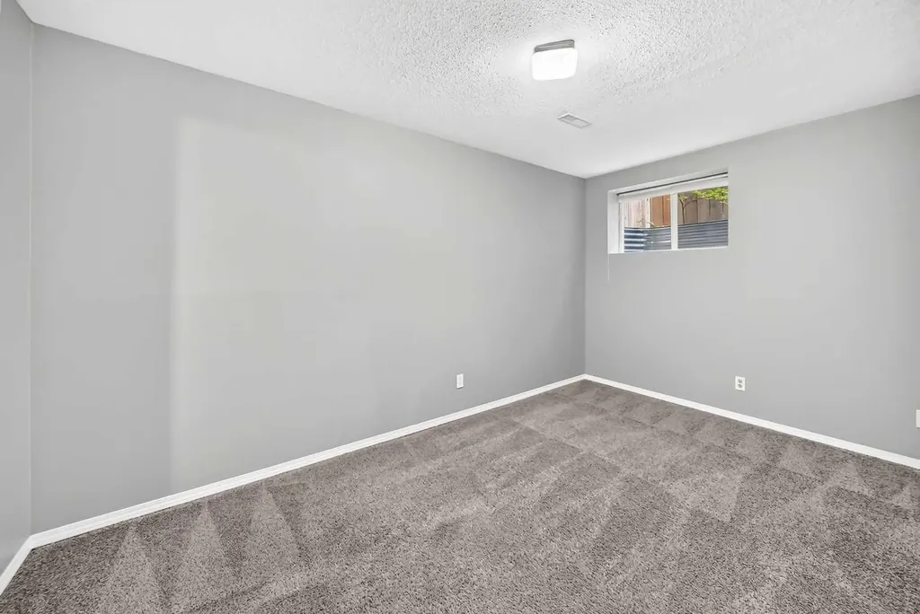 50 Royal Birch Terrace NW Calgary AB T3G 5N7