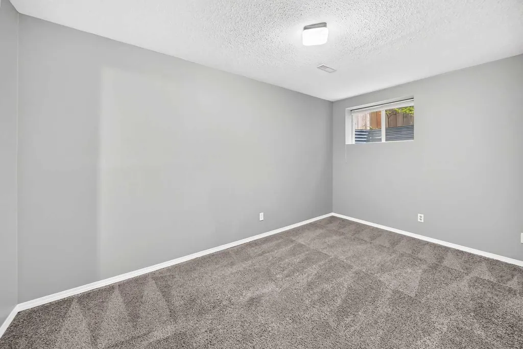 50 Royal Birch Terrace NW Calgary AB T3G 5N7