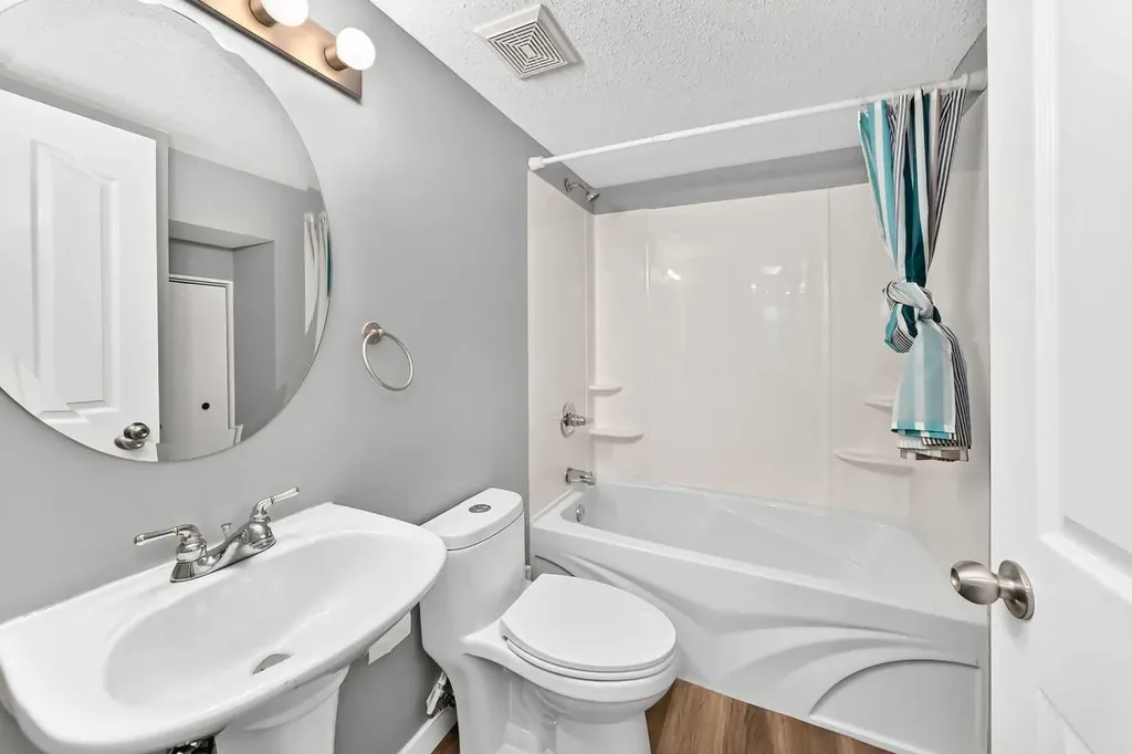 50 Royal Birch Terrace NW Calgary AB T3G 5N7
