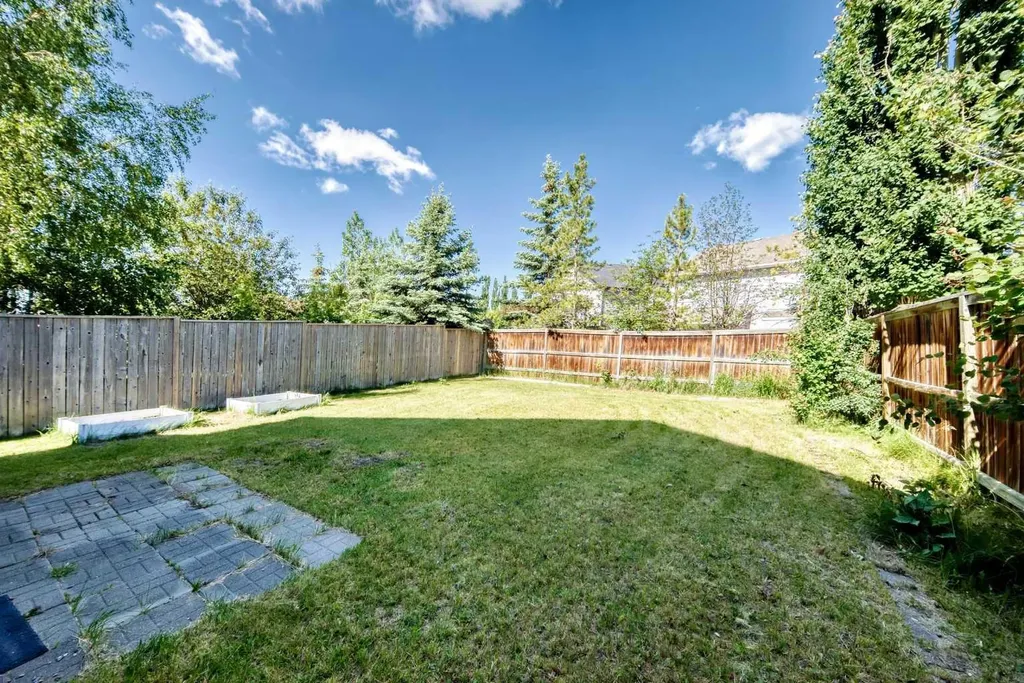 50 Royal Birch Terrace NW Calgary AB T3G 5N7