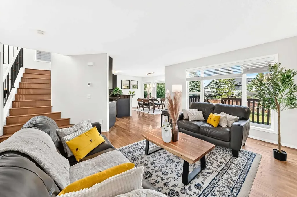 50 Royal Birch Terrace NW Calgary AB T3G 5N7