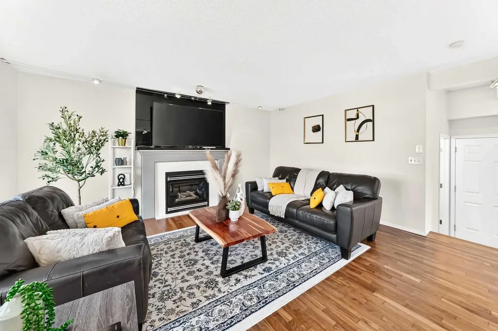 50 Royal Birch Terrace NW Calgary AB T3G 5N7