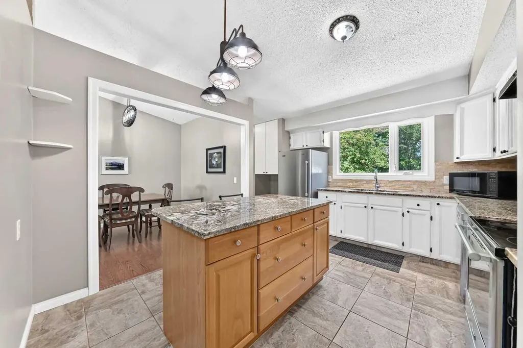 11335 Braeside Drive SW Calgary AB T2W 2V6