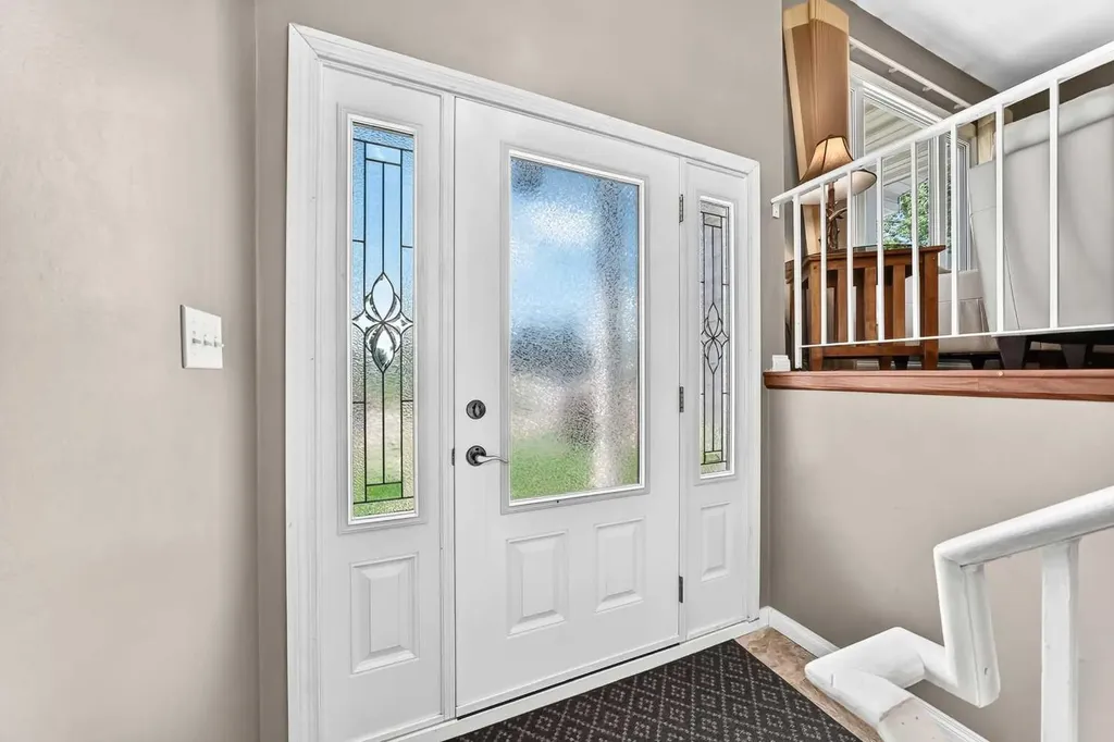 11335 Braeside Drive SW Calgary AB T2W 2V6