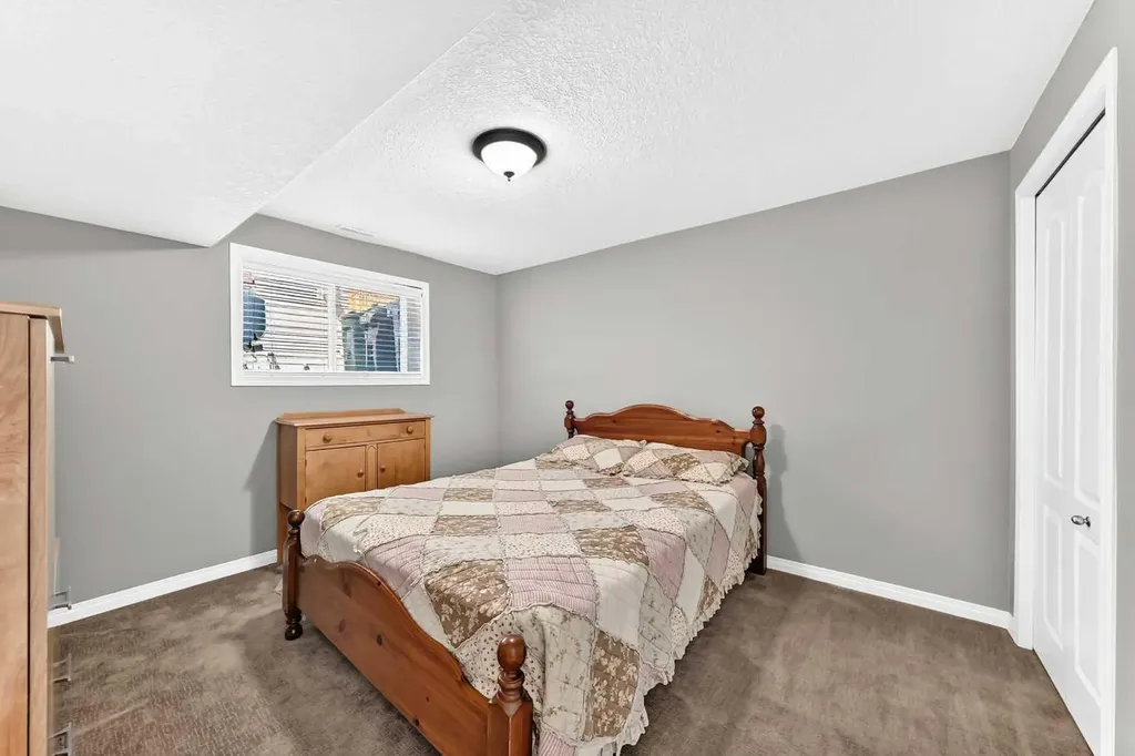 11335 Braeside Drive SW Calgary AB T2W 2V6
