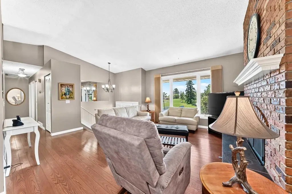 11335 Braeside Drive SW Calgary AB T2W 2V6