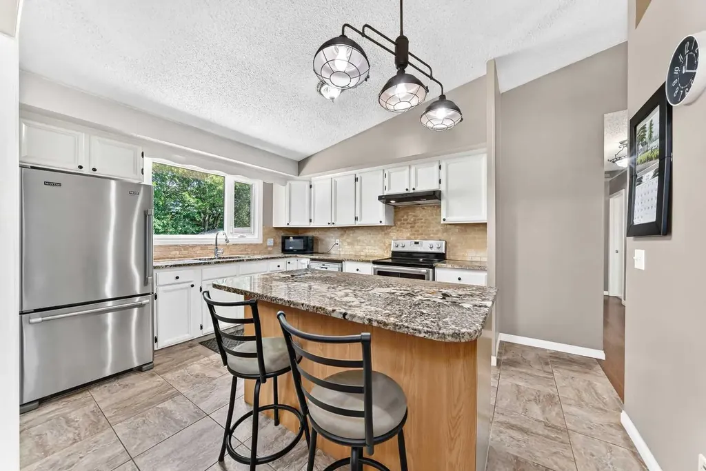 11335 Braeside Drive SW Calgary AB T2W 2V6
