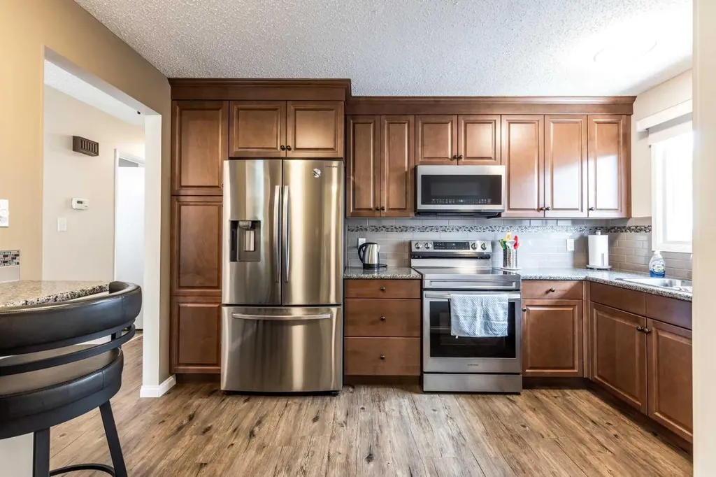 222 Cameron Road SE Medicine Hat AB T1B1P2