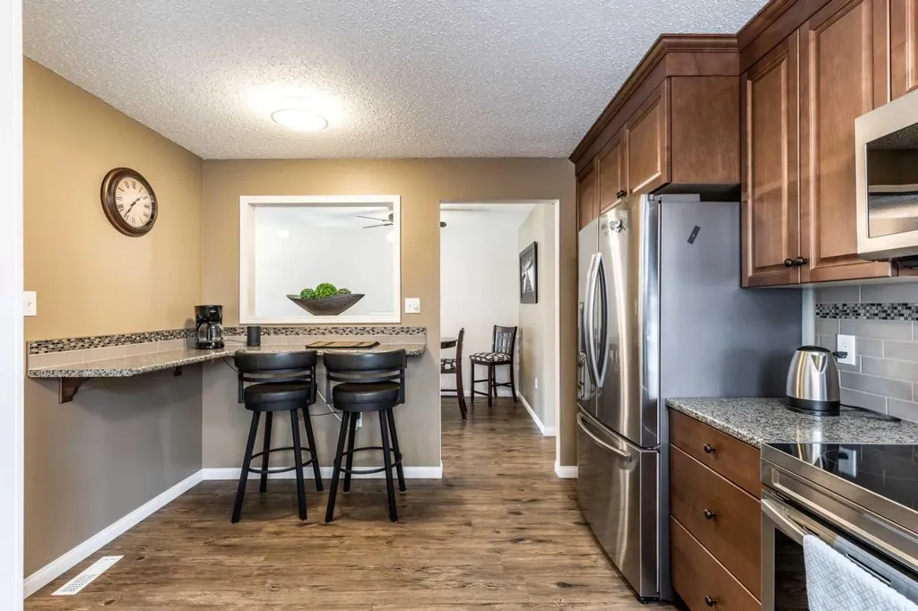 222 Cameron Road SE Medicine Hat AB T1B1P2