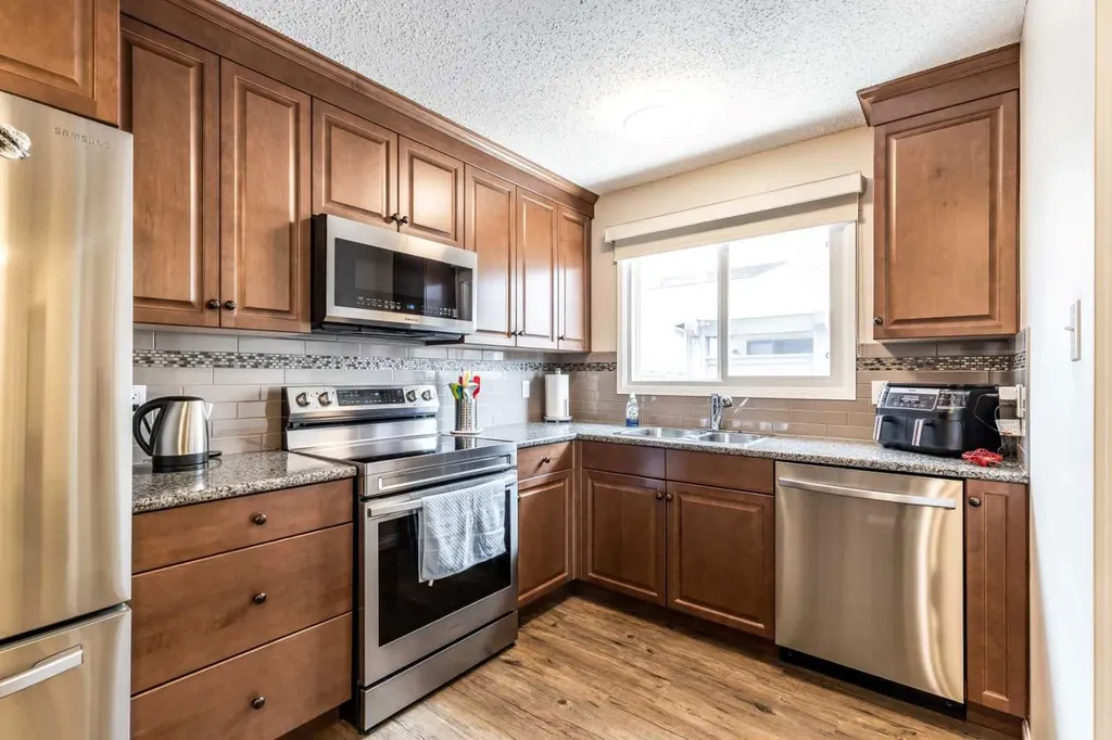 222 Cameron Road SE Medicine Hat AB T1B1P2