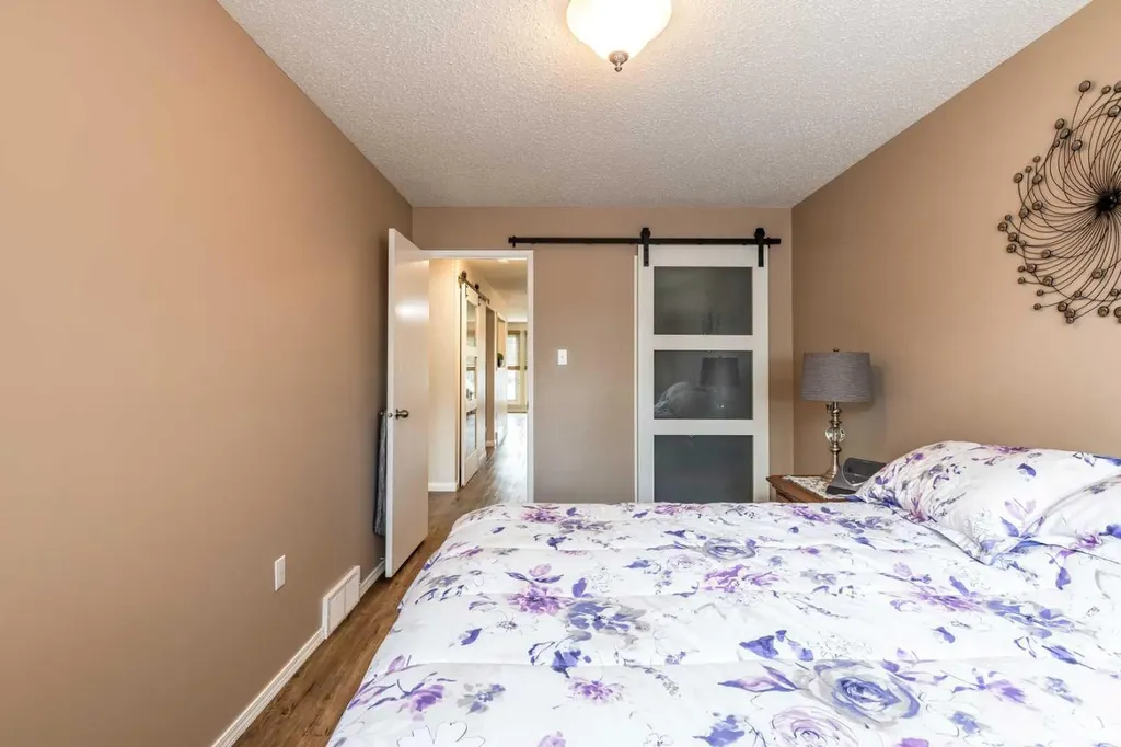 222 Cameron Road SE Medicine Hat AB T1B1P2