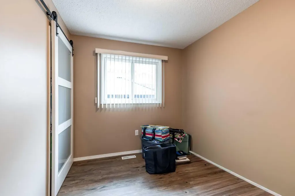 222 Cameron Road SE Medicine Hat AB T1B1P2