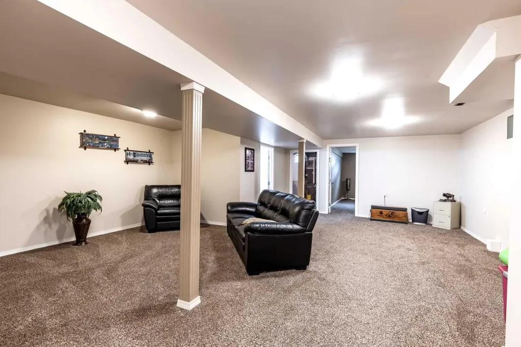 222 Cameron Road SE Medicine Hat AB T1B1P2