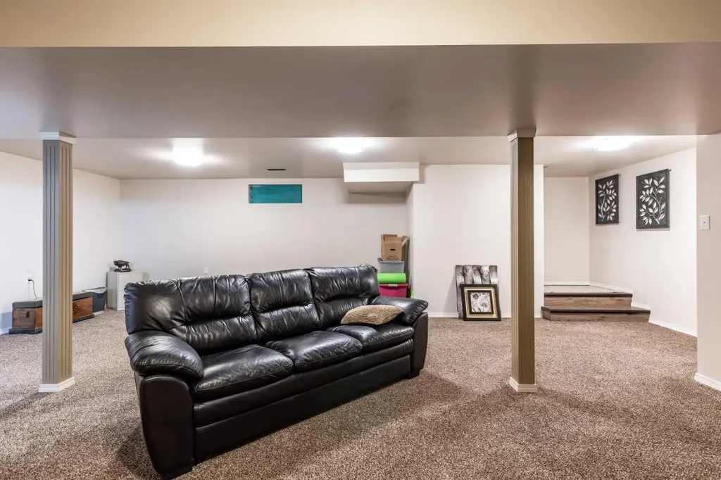 222 Cameron Road SE Medicine Hat AB T1B1P2