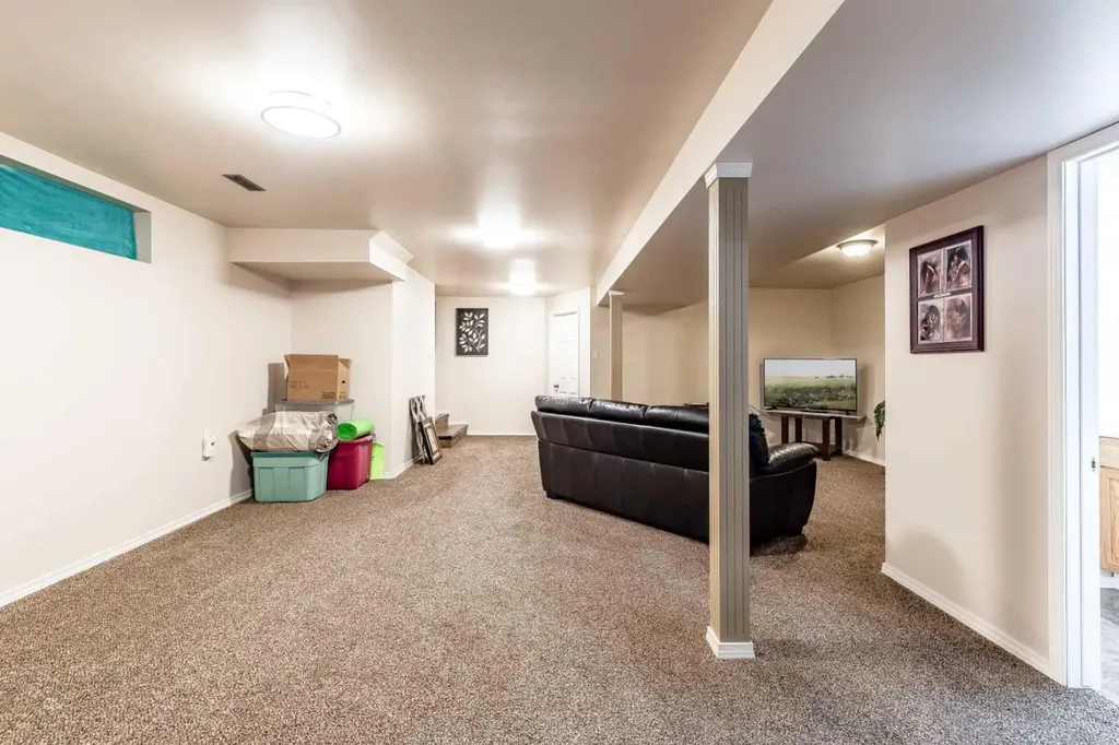 222 Cameron Road SE Medicine Hat AB T1B1P2