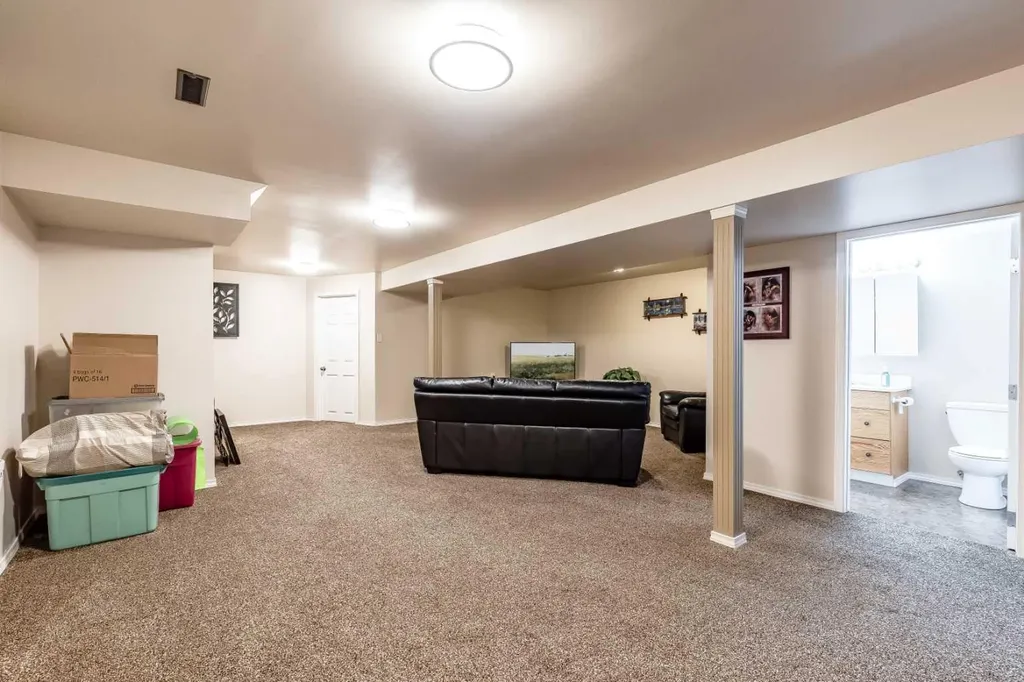 222 Cameron Road SE Medicine Hat AB T1B1P2