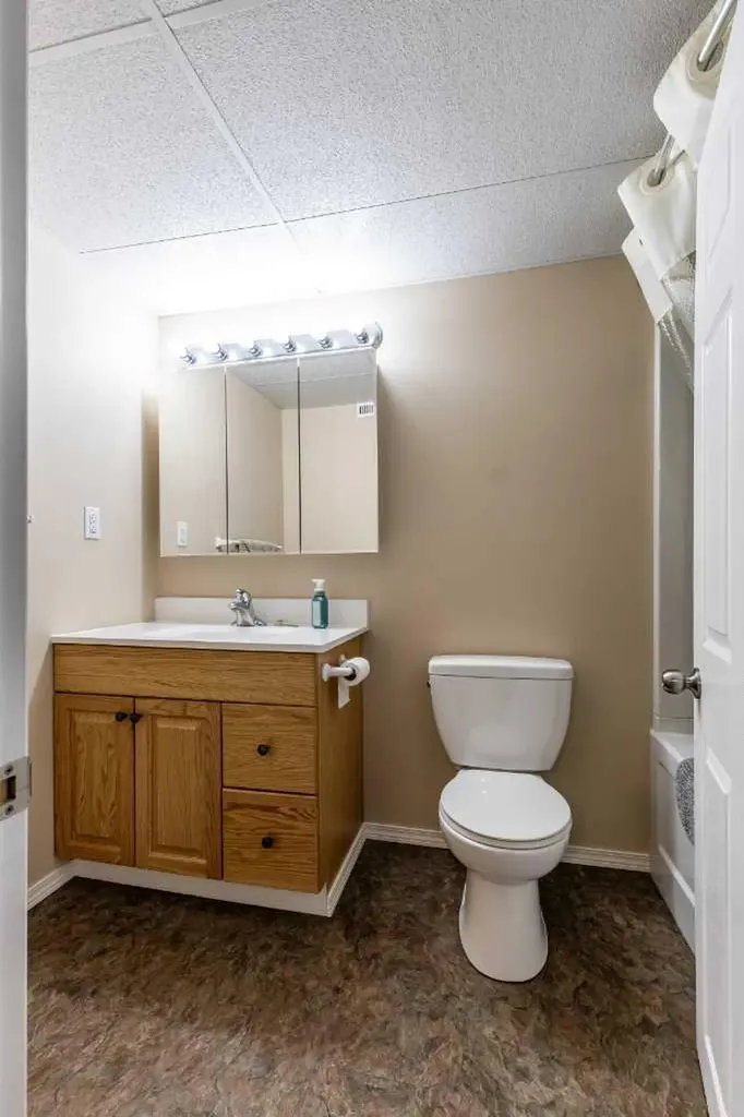 222 Cameron Road SE Medicine Hat AB T1B1P2