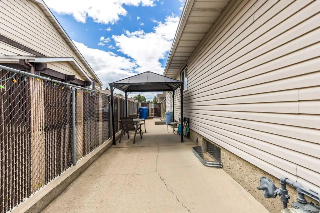 222 Cameron Road SE Medicine Hat AB T1B1P2