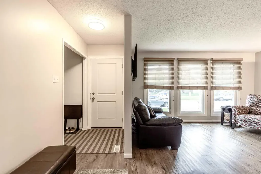 222 Cameron Road SE Medicine Hat AB T1B1P2