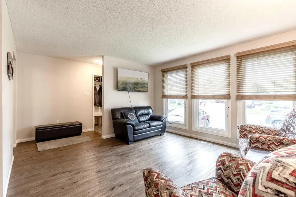 222 Cameron Road SE Medicine Hat AB T1B1P2