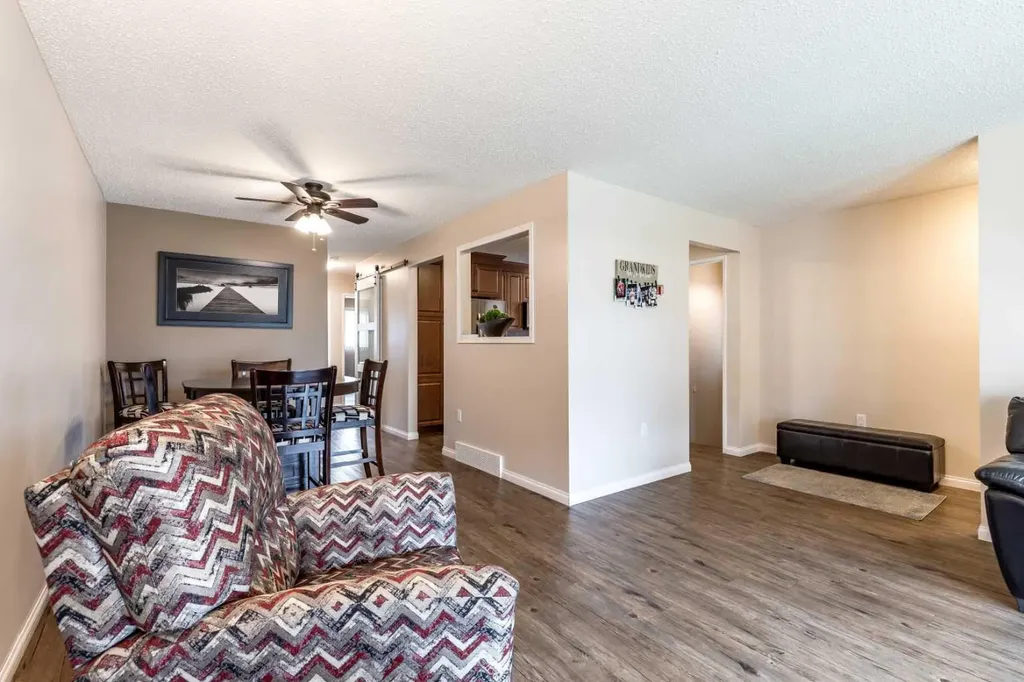 222 Cameron Road SE Medicine Hat AB T1B1P2