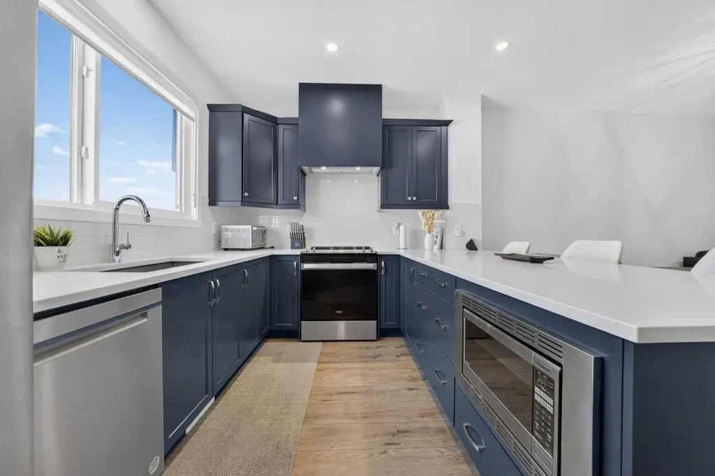 289 Magnolia Way SE Calgary AB T3M 3S5
