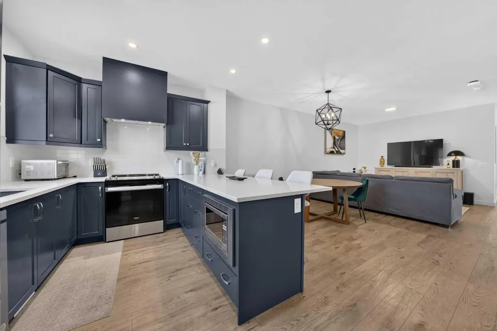 289 Magnolia Way SE Calgary AB T3M 3S5
