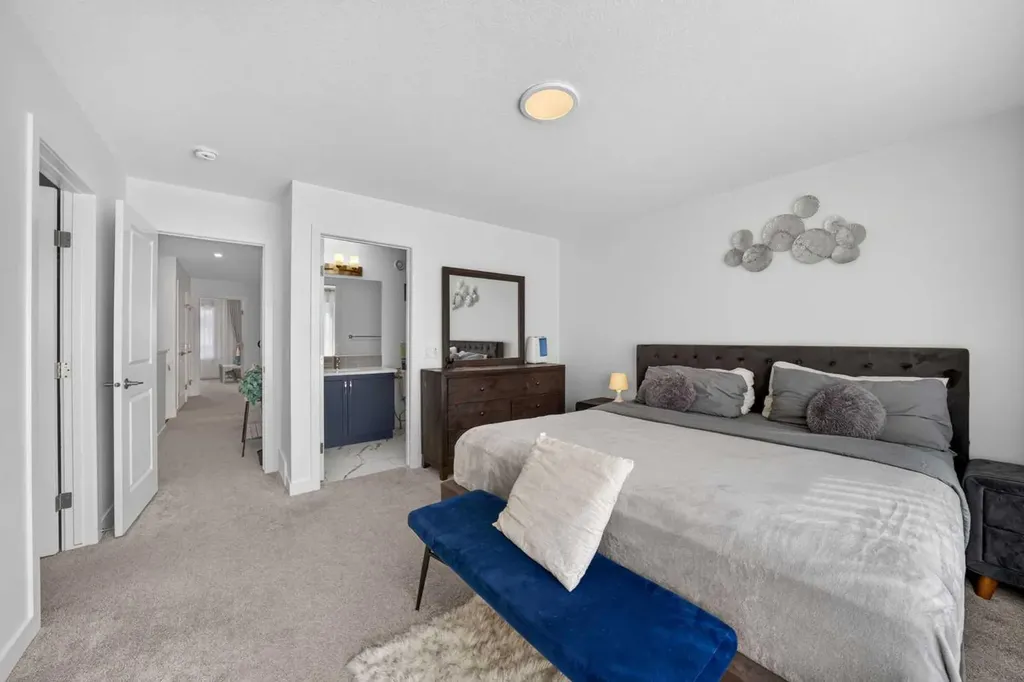 289 Magnolia Way SE Calgary AB T3M 3S5
