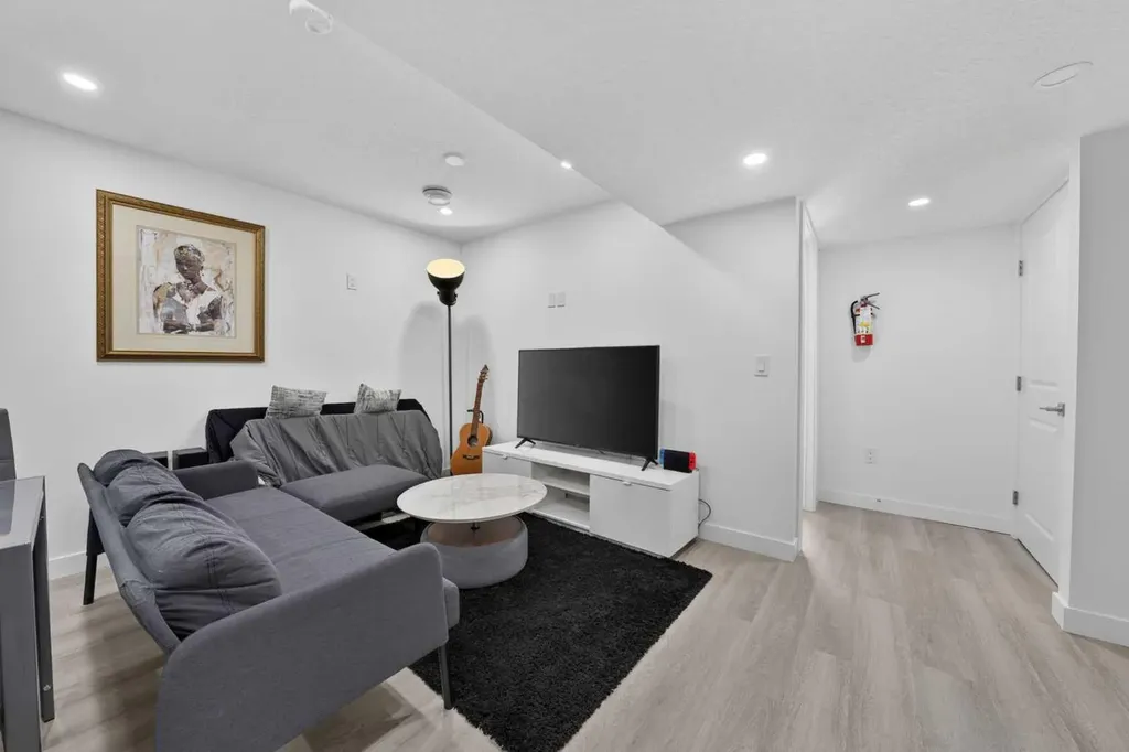 289 Magnolia Way SE Calgary AB T3M 3S5