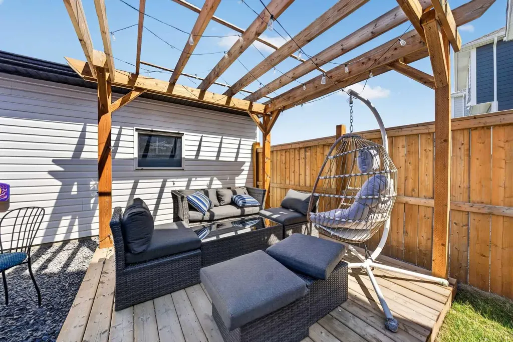289 Magnolia Way SE Calgary AB T3M 3S5