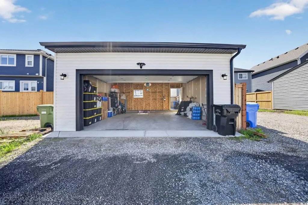 289 Magnolia Way SE Calgary AB T3M 3S5
