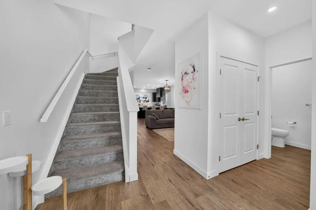 289 Magnolia Way SE Calgary AB T3M 3S5