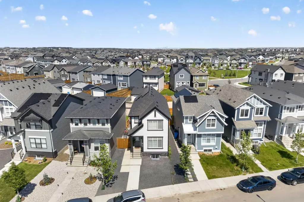 289 Magnolia Way SE Calgary AB T3M 3S5