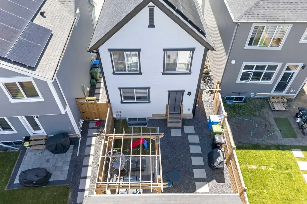 289 Magnolia Way SE Calgary AB T3M 3S5