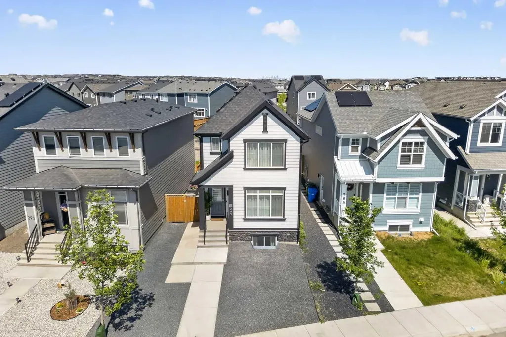 289 Magnolia Way SE Calgary AB T3M 3S5
