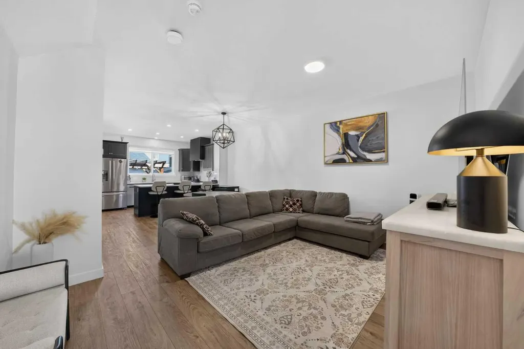 289 Magnolia Way SE Calgary AB T3M 3S5
