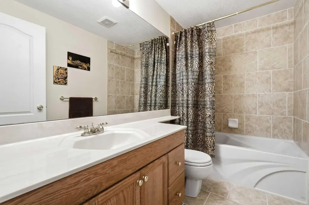 1649 Evergreen Hill SW Calgary AB T2Y 3B6