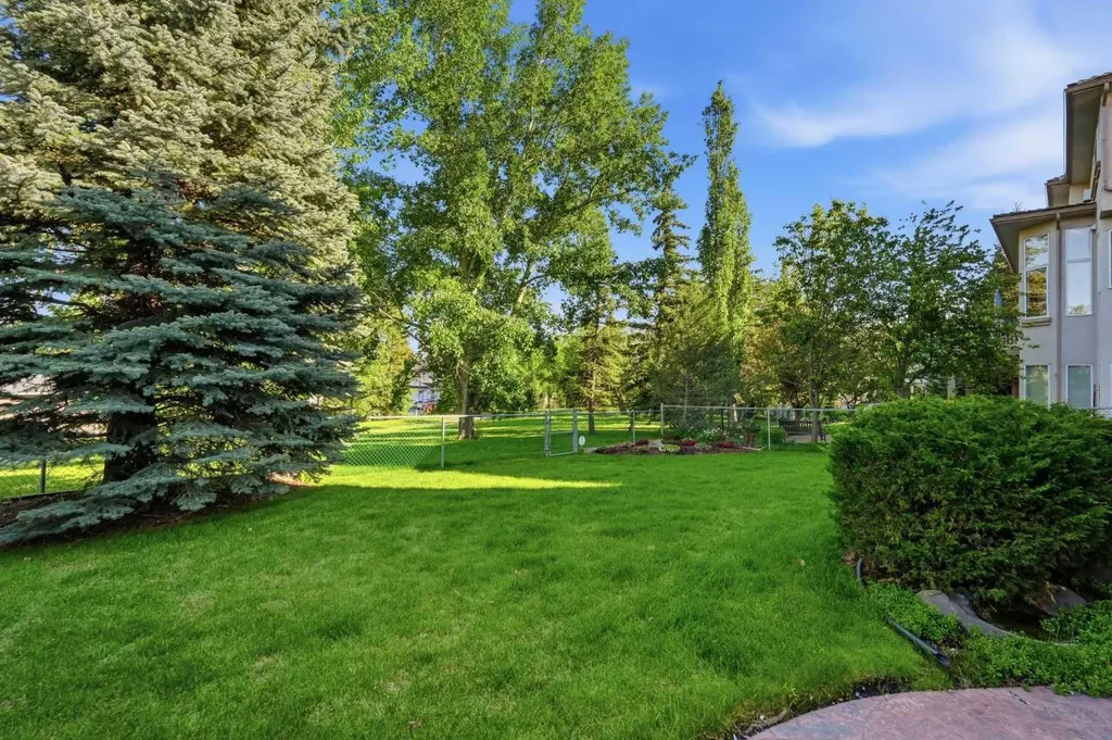 1649 Evergreen Hill SW Calgary AB T2Y 3B6