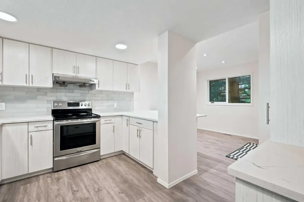 5810 Patina Drive SW Calgary AB T3H 2Y6