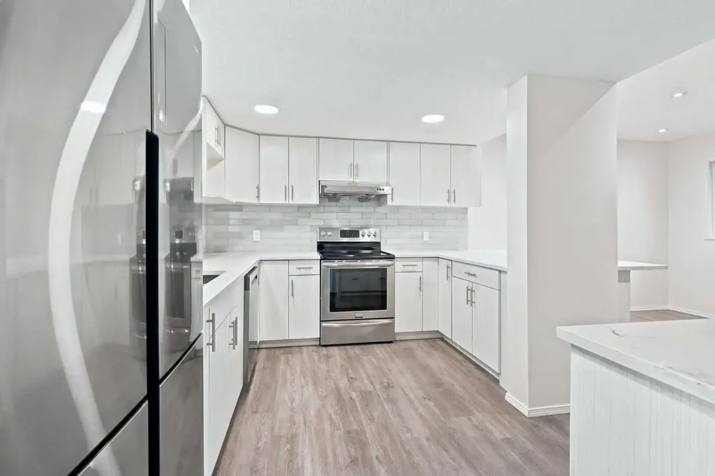 5810 Patina Drive SW Calgary AB T3H 2Y6