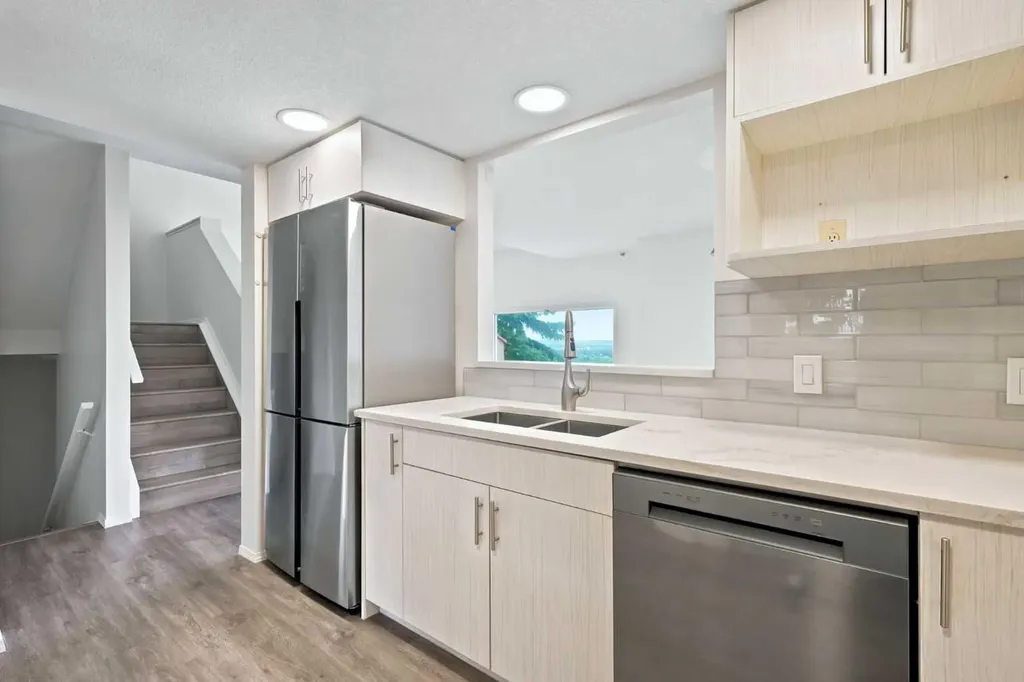 5810 Patina Drive SW Calgary AB T3H 2Y6